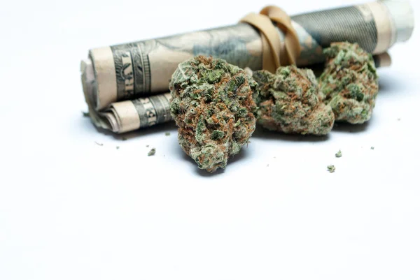 Marihuana und Geld — Stockfoto