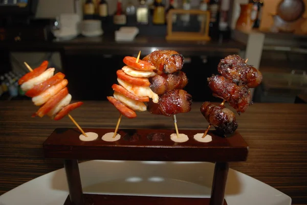 Embutidos Parrilla Servidos Pinchos — Foto de Stock