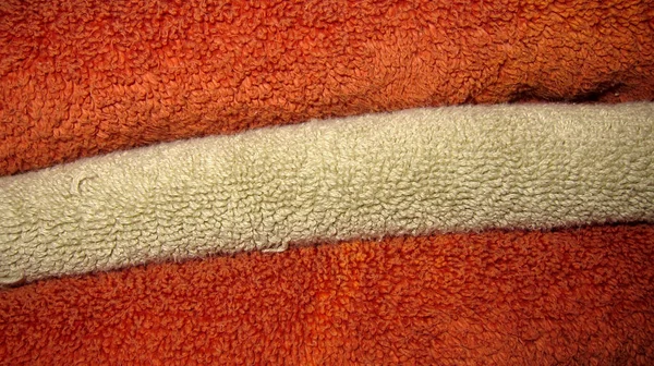 Stack Orange Och Beige Fluffiga Handdukar — Stockfoto