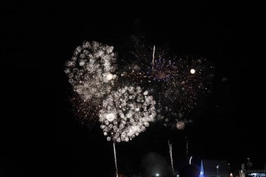 Havai Fişek Kutlama, Parlak Renkler Patlama 