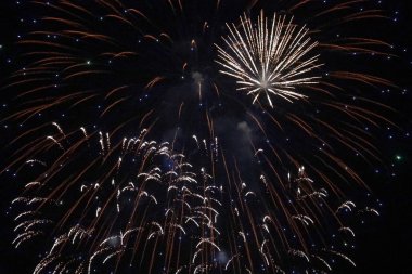 Havai Fişek Kutlama, Parlak Renkler Patlama 