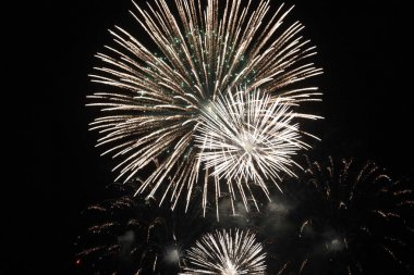 Havai Fişek Kutlama, Parlak Renkler Patlama 