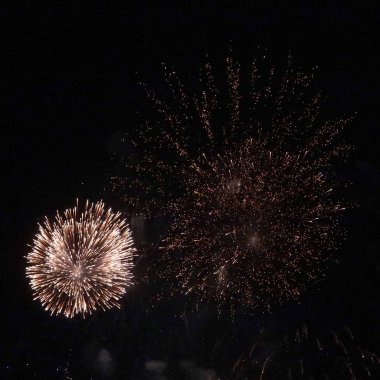 Havai Fişek Kutlama, Parlak Renkler Patlama 