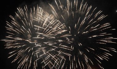 Havai Fişek Kutlama, Parlak Renkler Patlama 