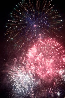 Havai Fişek Kutlama, Parlak Renkler Patlama 