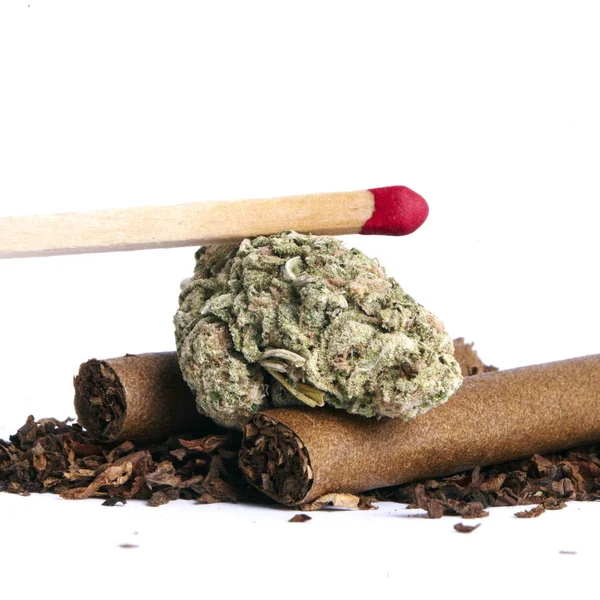 Marijuana Secca Fiammiferi Tabacco Concetto Tossicodipendenza Concetto Marijuana Medica — Foto Stock
