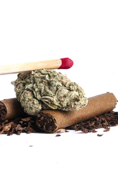 Marihuana Seca Fósforos Tabaco Concepto Drogadicción Concepto Marihuana Medicinal — Foto de Stock