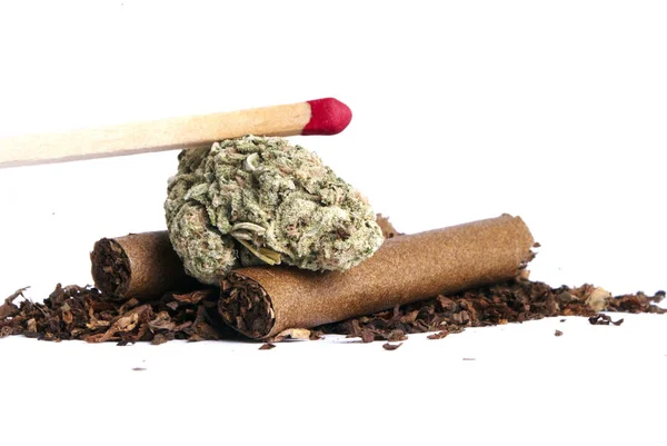 Torkad Marijuana Match Och Tobak Narkotikamissbruk Koncept Medicinsk Marijuana Concept — Stockfoto