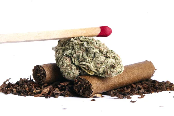 Marihuana Seca Fósforos Tabaco Concepto Drogadicción Concepto Marihuana Medicinal —  Fotos de Stock