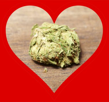 Esrar ve Esrar, kalp ile kavramsal poster.