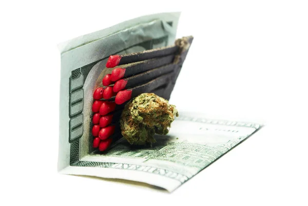 Marijuana Com Dinheiro Isolado Fundo Branco — Fotografia de Stock