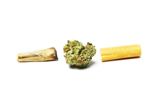 Torkad Marijuana Gemensamma Och Cigarettfilter Narkotikamissbruk Koncept Medicinsk Marijuana Concept — Stockfoto