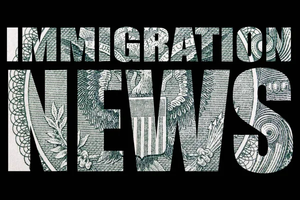 Letras Noticias Inmigración Con Dinero Sobre Fondo Negro — Foto de Stock