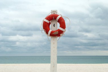 seascape arka plan ile lifebuoy