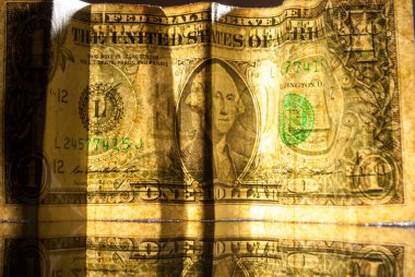 Yansıma ile masada Dolar banknot