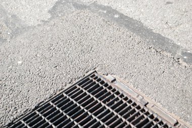 Desenli metalik sokak plakası