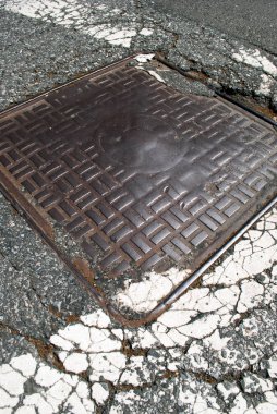 Desenli metalik sokak plakası