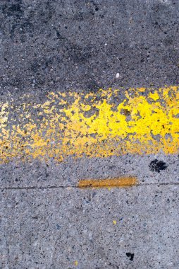 İşaretli dokulu yol yüzeyi