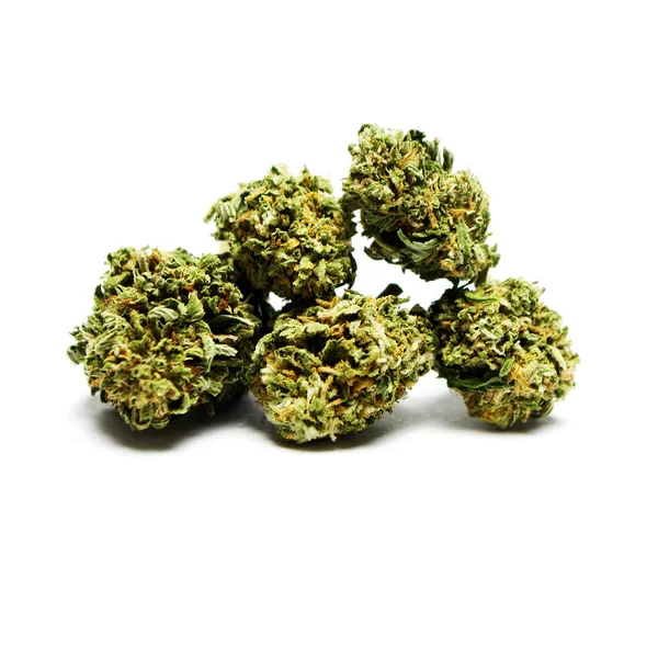 Fehér Háttéren Izolált Kannabisz Bimbók Csoportja — Stock Fotó