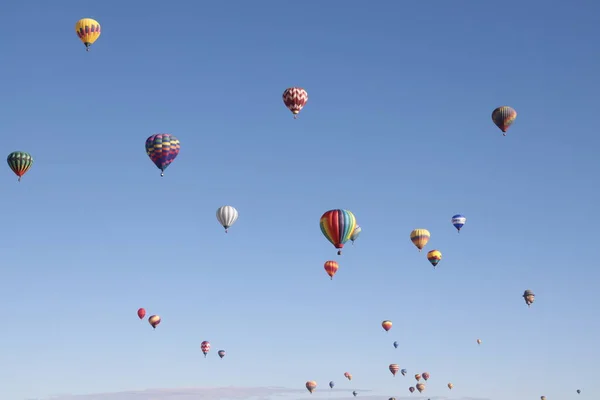 Balões Quente Coloridos Voando Céu — Fotografia de Stock