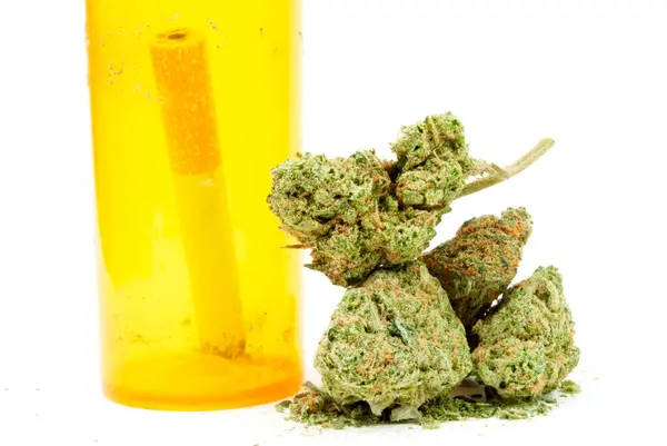 Medicinsk Marijuana Och Cannabis Knoppar Receptbelagda Piller Flaska — Stockfoto