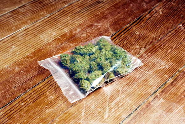 Marijuana Och Bag Weed Bakgrunden Närbild — Stockfoto