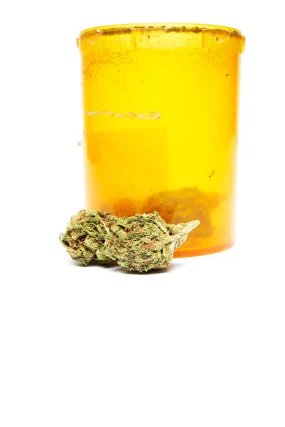 Medical Marijuana Cannabis Buds Prescription Pill Bottle — Stock Photo, Image