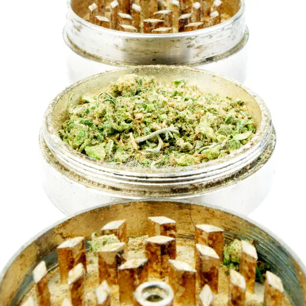 Pąki Marihuany Szlifierek Zbliżenie — Zdjęcie stockowe