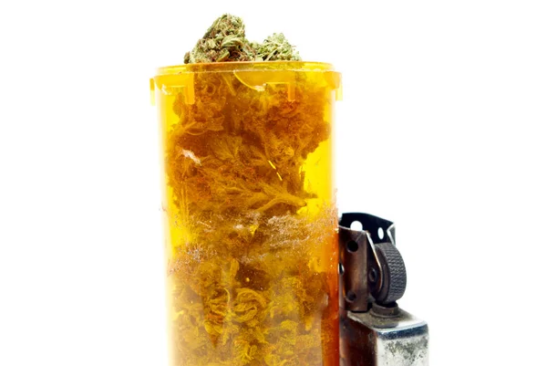 Buds Maconha Cannabis Medicinal Garrafa Pílula Prescrição Fundo Branco Panorama — Fotografia de Stock