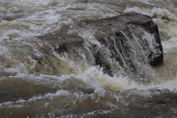 ⬇ Скачать Картинки Raging Torrent, Стоковые Фото Raging Torrent В.