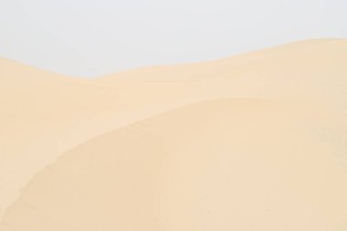 Plajdaki kum tepeciklerinin yakın çekim detayları yaz güneşi dokusu ve deseni