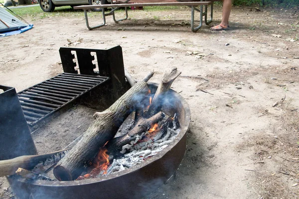 Primo Piano Barbecue Sullo Sfondo — Foto Stock