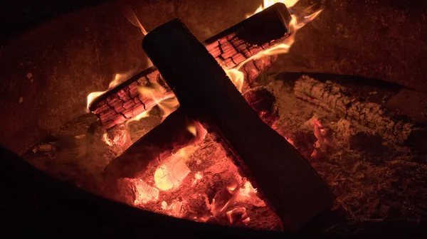 Campfire Brinner Glödande Orange Och Rött — Stockfoto