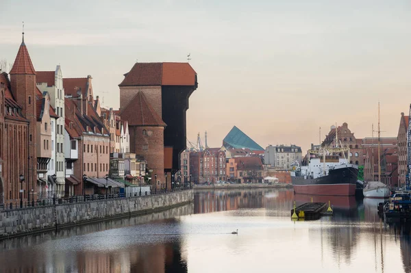 El casco antiguo de Gdansk en la madrugada —  Fotos de Stock