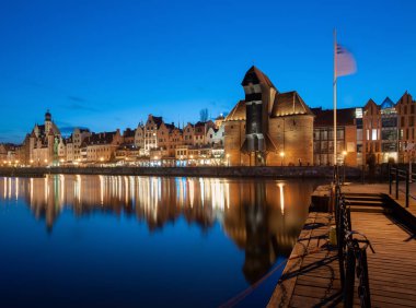gece eski şehir-Gdansk.