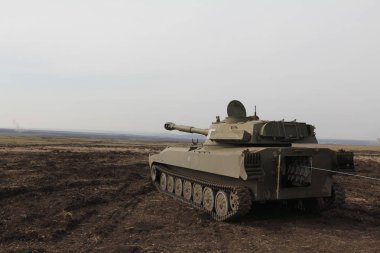 Topçu ateş etmeye hazır