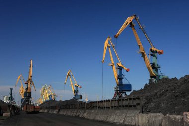 Portal vinç ve Liman demiryolu hattı