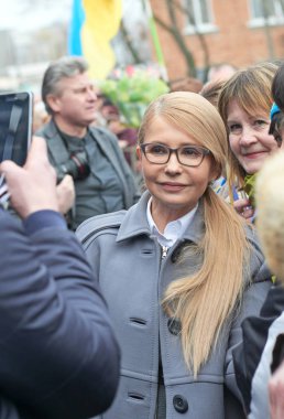Başkan adayı Yulia Timoşenko seçmenler ile tanışmak portresi. Ukrayna. Chuguev. Kharkov bölge. 17 Mart 2019