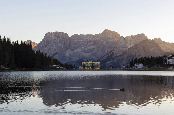 Lago di braies in Dolomites, South Tyrol, İtalya
