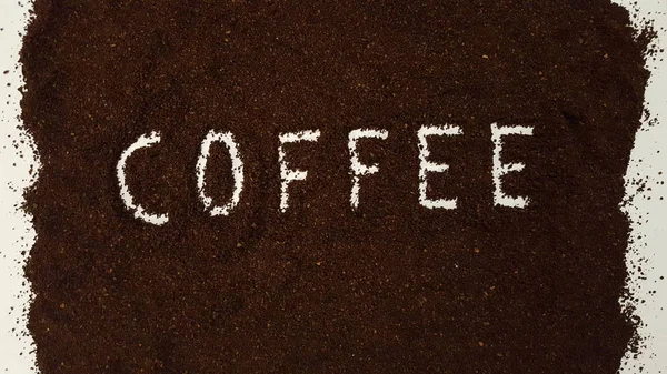 Café Spelled Out Ground Coffee Café Grinds Fundo Branco Café — Fotografia de Stock