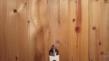 Vape Mod Rba Rda E-sıvı E-suyu buharlaştırıyor. Vaping duman izi.