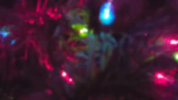 Vánoční Stromeček Blikajícími Světly Zblízka Efekt Rozostření — Stock video