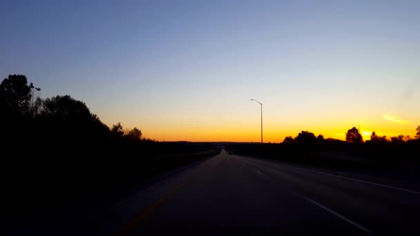 Guidare Autostrada Rurale Campagna Durante Alba Punto Vista Del Conducente — Video Stock