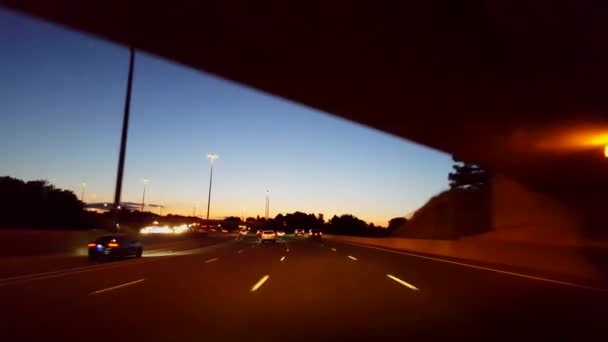 Akşam Saatlerinde Şehir Otobanı Sürmek Sürücü Bakış Noktası Pov Kentsel — Stok video