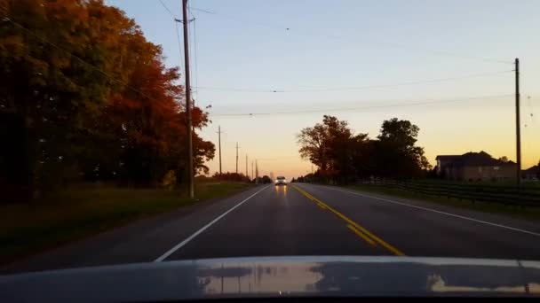 Rückansicht Von Der Rückseite Des Autos Das Ländliche Landstraße Mit — Stockvideo