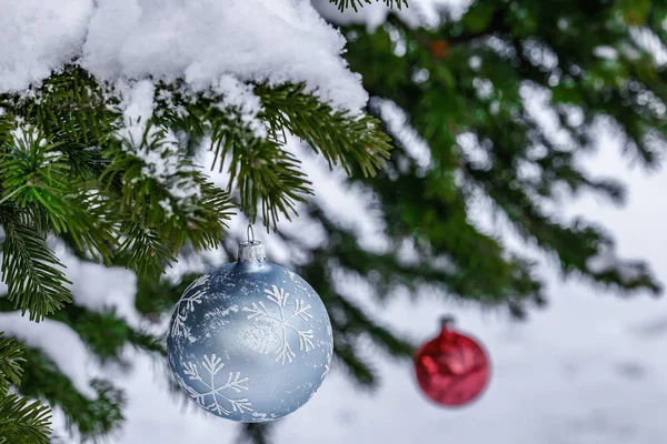 Yeni yıl, Noel, Noel ağacı Noel oyuncaklar ile dekore edilmiştir..