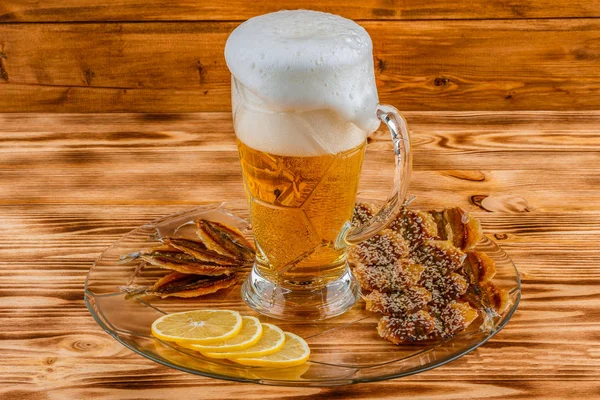 Caneca Cerveja Prato Anchovas Limão Banquete Para Ventilador — Fotografia de Stock