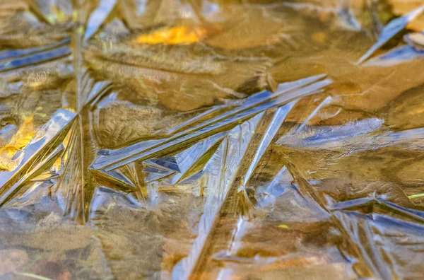 Kristaly ince buz, buz ve soyut resim, güzel arka plan oluşturulmuş.