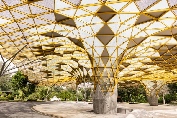 Çardağın Perdana Botanik Bahçesi Kuala Lumpur güzel geometrik desen.