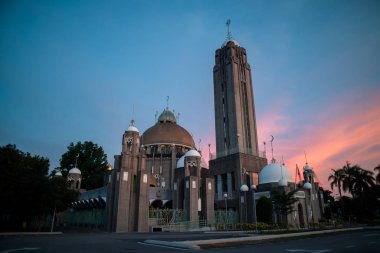 Kraliyet Sultan Süleyman Camii Klang içinde gündoğumu sırasında